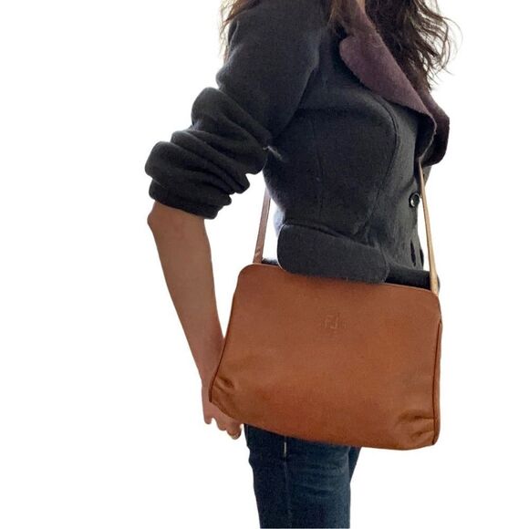 Fendi Brown genuine leather should bag - Picture 1 of 16